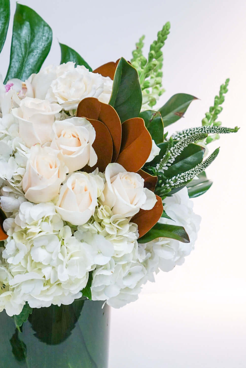 The Flower Nook a Toronto Florist using premium flowers that are professionally arranged, hand-delivered throughout Toronto and GTA