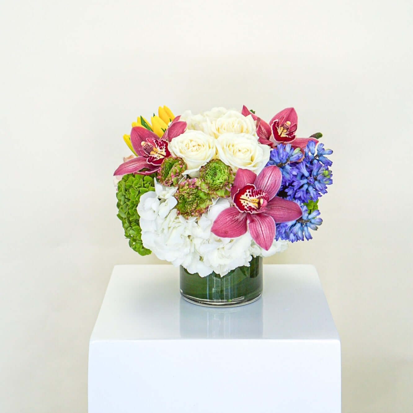 The Flower Nook a Toronto Florist using premium flowers that are professionally arranged, hand-delivered throughout Toronto and GTA