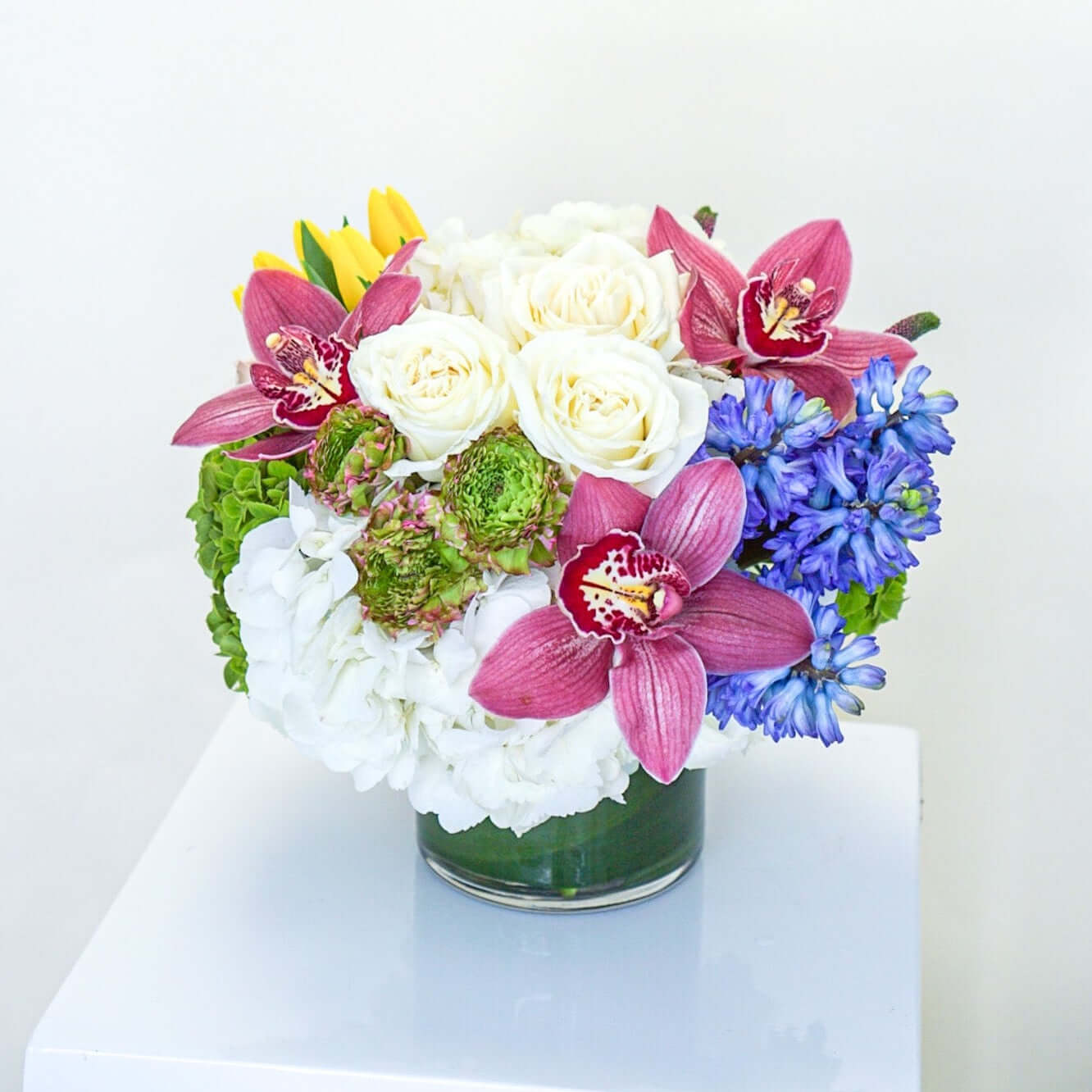 The Flower Nook a Toronto Florist using premium flowers that are professionally arranged, hand-delivered throughout Toronto and GTA